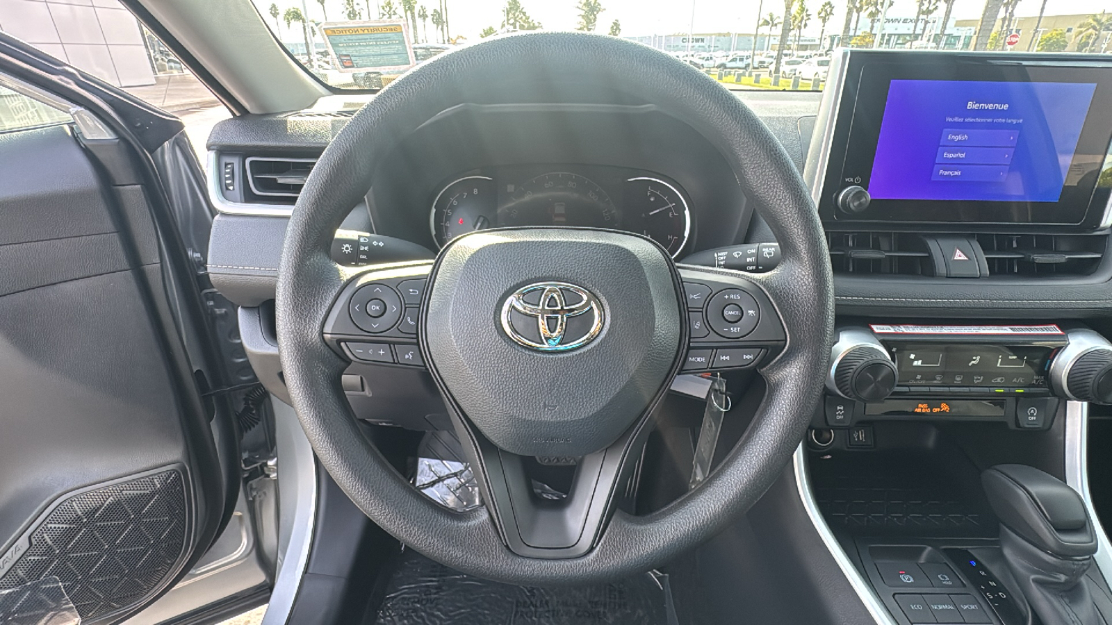 2025 Toyota RAV4 LE 16