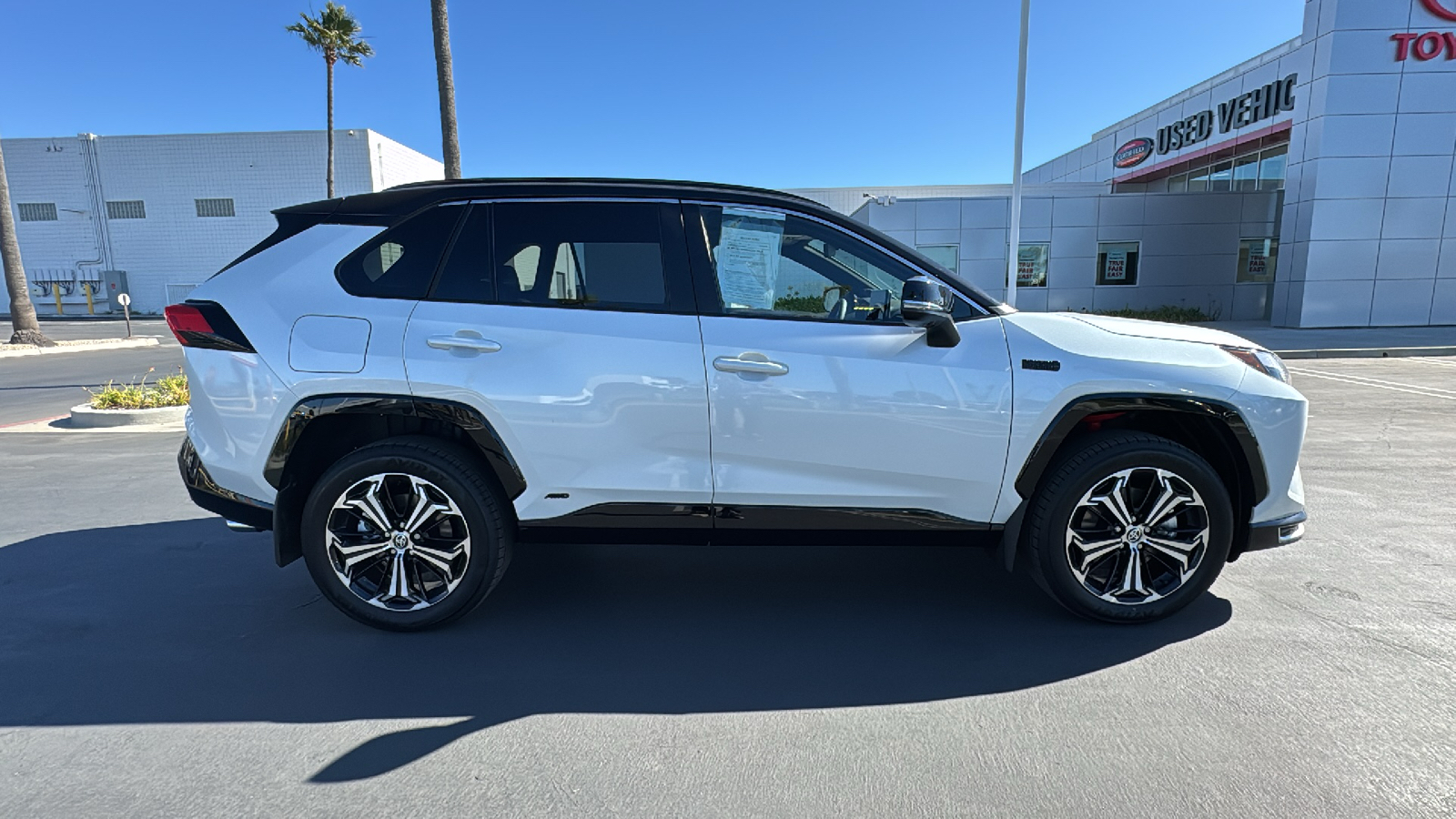 2024 Toyota RAV4 Prime XSE 2