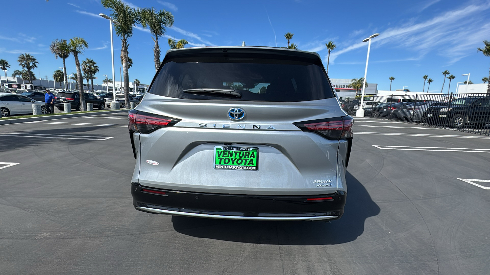 2024 Toyota Sienna Limited 4