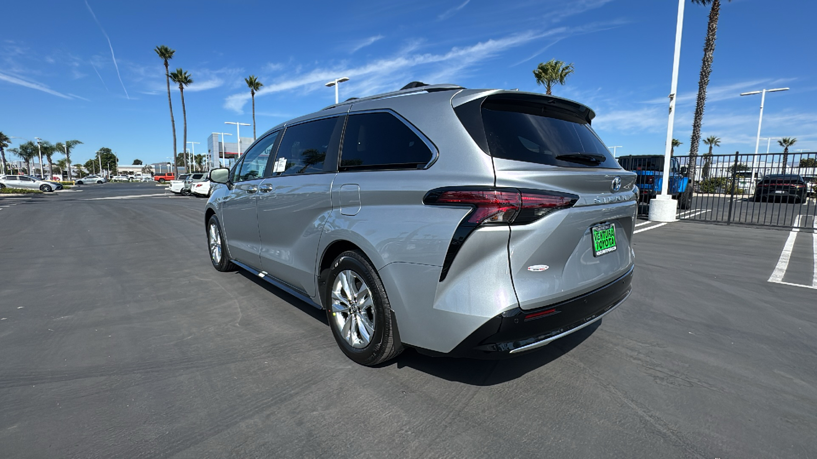 2024 Toyota Sienna Limited 5