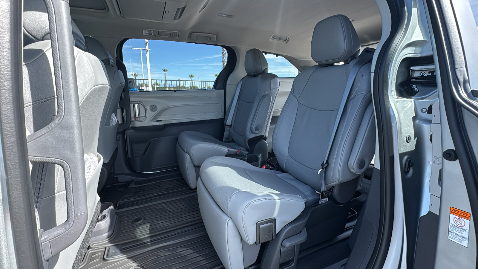 2024 Toyota Sienna Limited 17