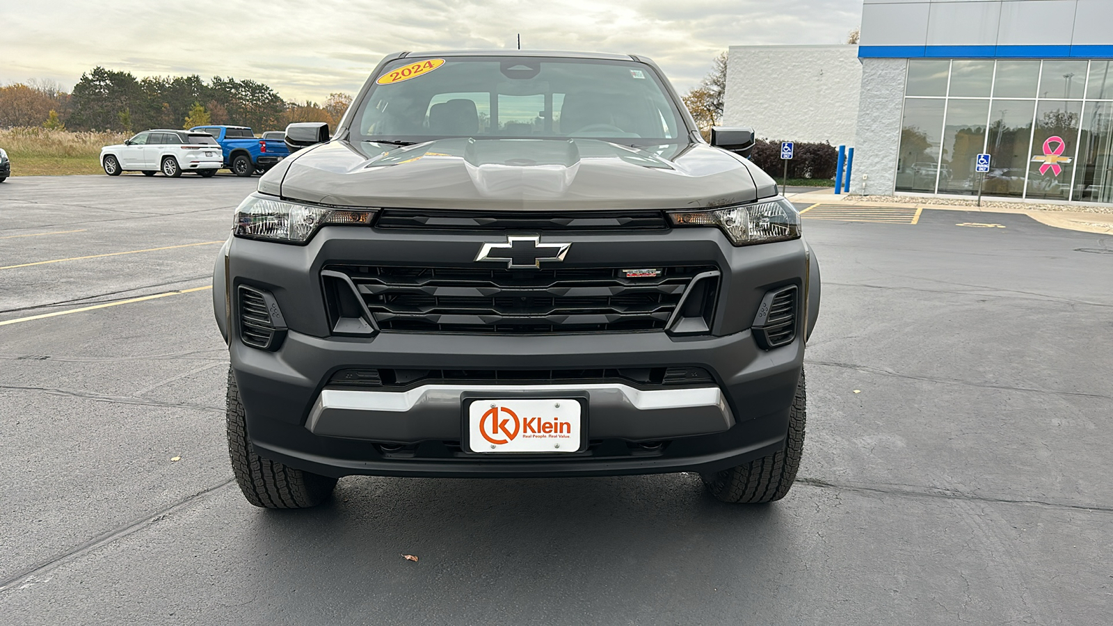 2024 Chevrolet Colorado 4WD Trail Boss Crew Cab 2