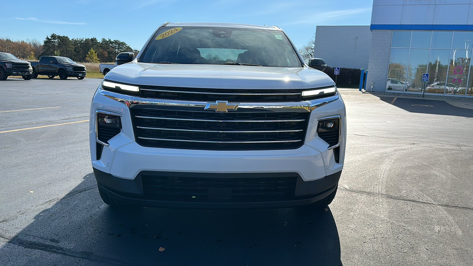 2024 Chevrolet Traverse AWD LT 2