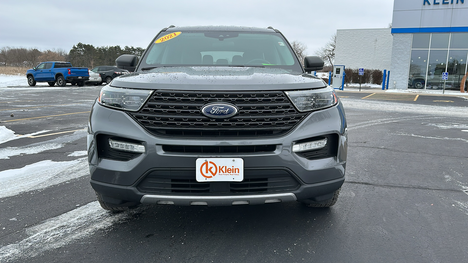 2021 Ford Explorer XLT 2