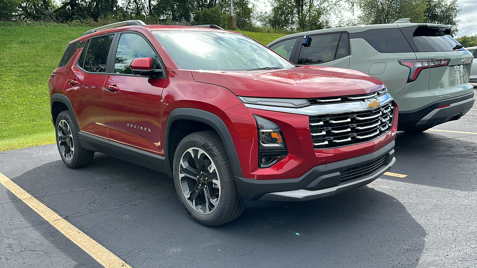 2025 Chevrolet Equinox AWD LT 2