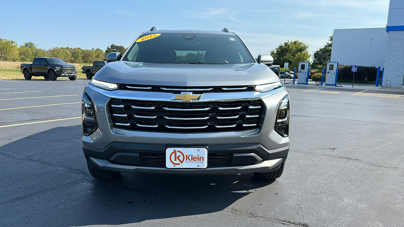 2025 Chevrolet Equinox FWD LT 2