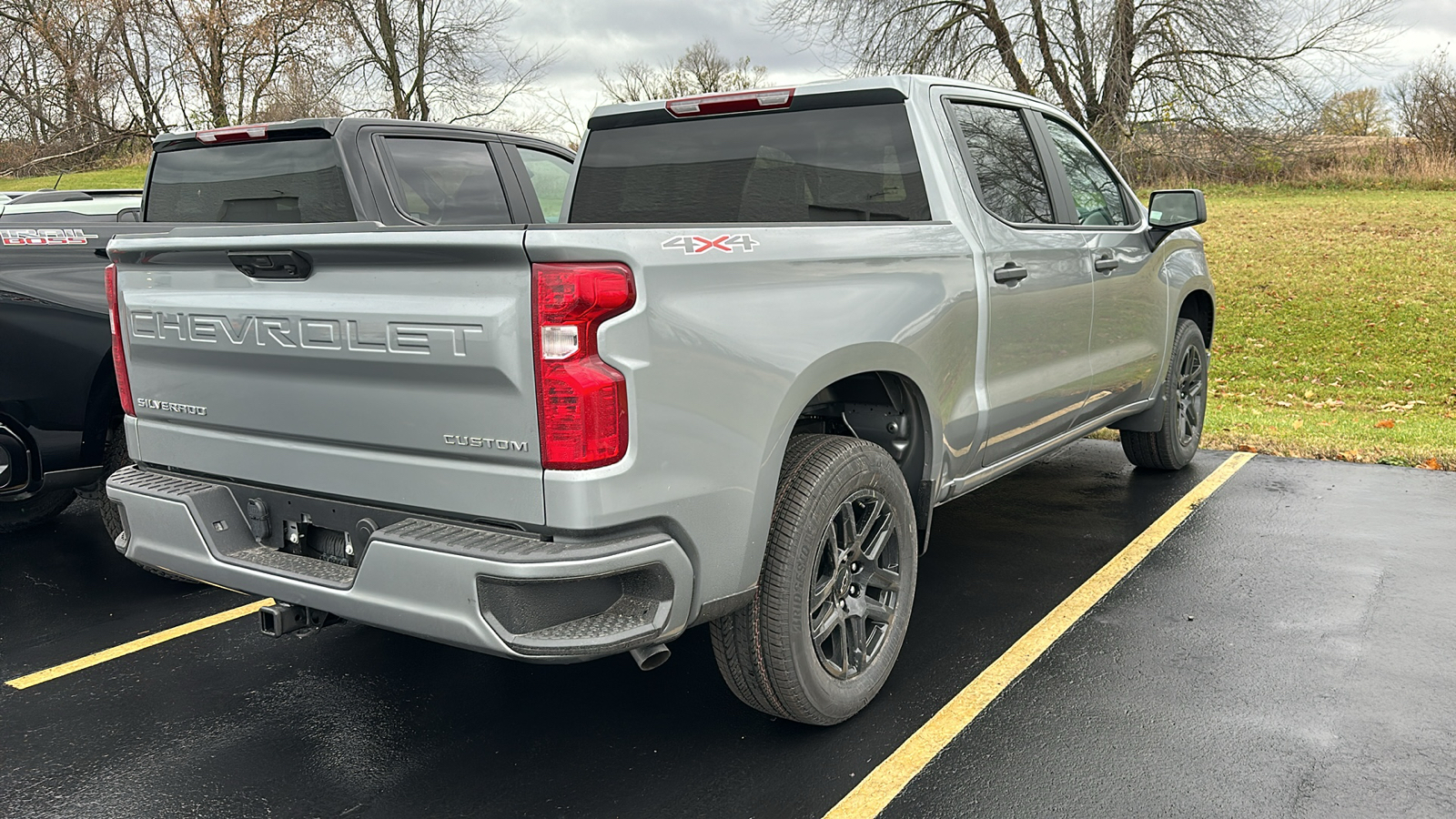 2025 Chevrolet Silverado 1500 Custom 4WD Crew Cab 147 3