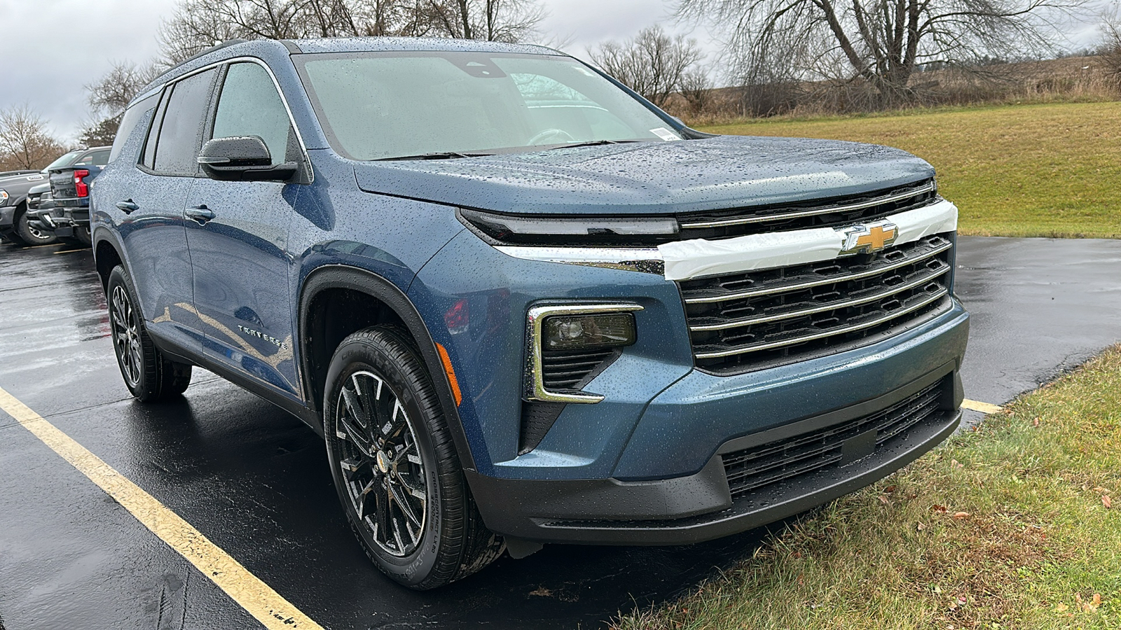 2025 Chevrolet Traverse FWD LT 2