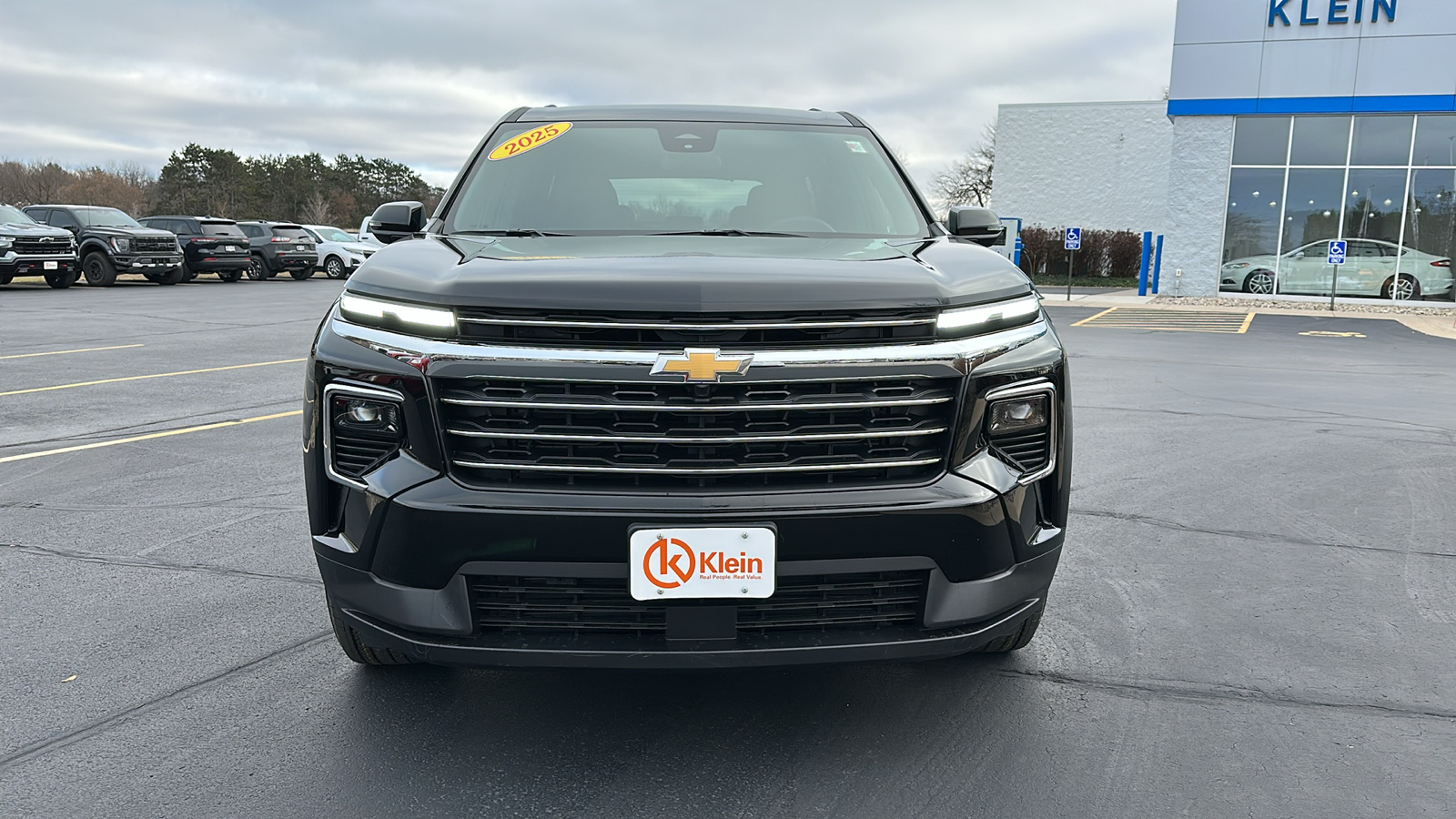 2025 Chevrolet Traverse FWD LT 2