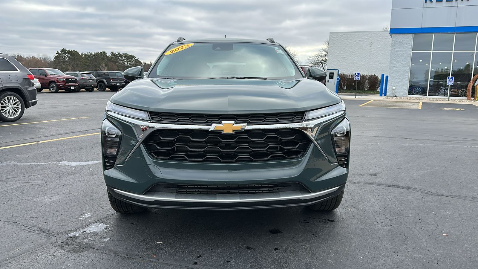 2025 Chevrolet Trax LT 2