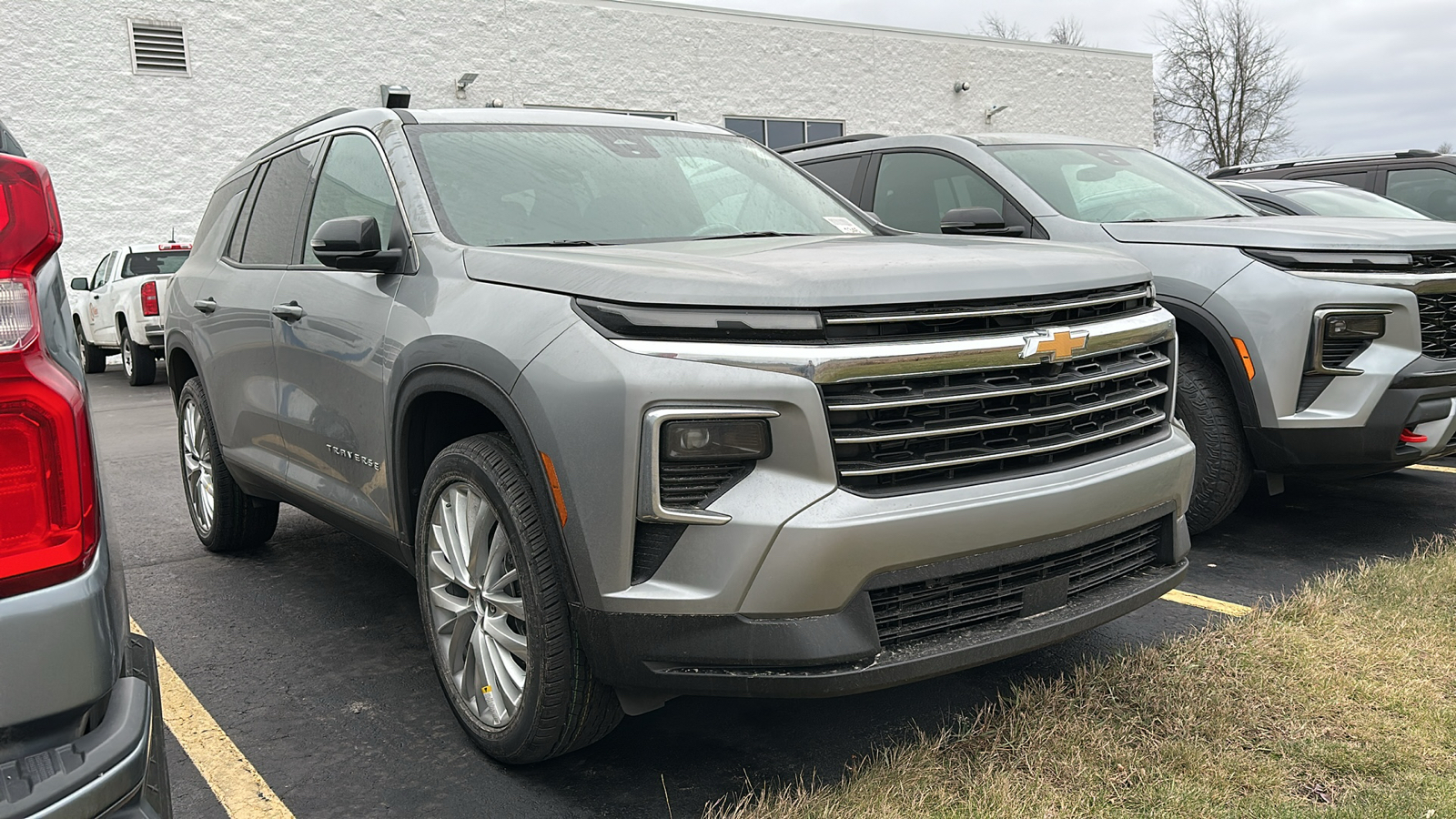 2025 Chevrolet Traverse LT 2