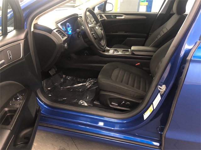 2018 Ford Fusion SE 28