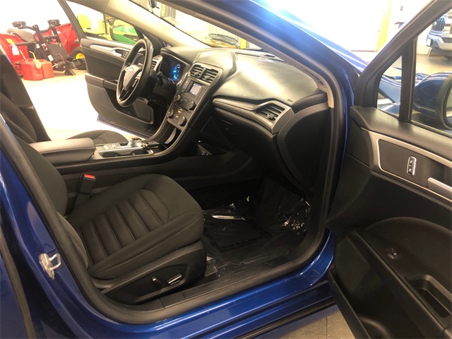 2018 Ford Fusion SE 36