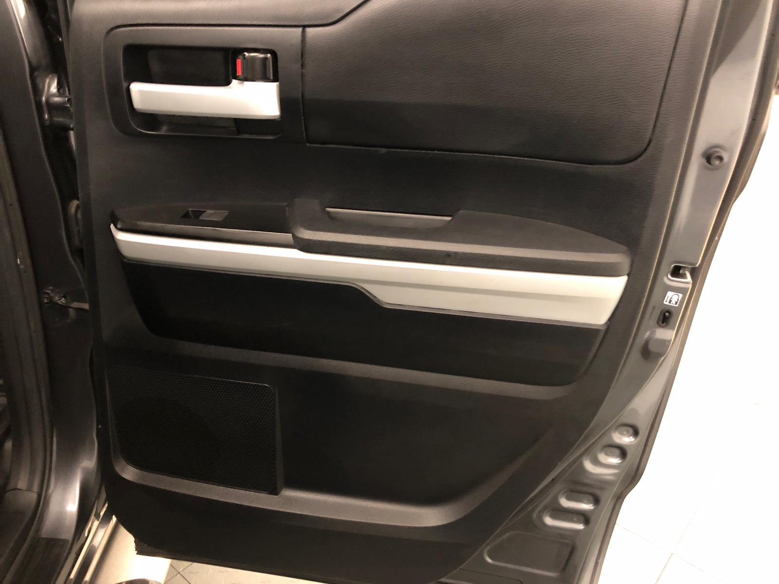 2017 Toyota Tundra SR5 Double Cab 6.5 Bed 5.7L FFV 28