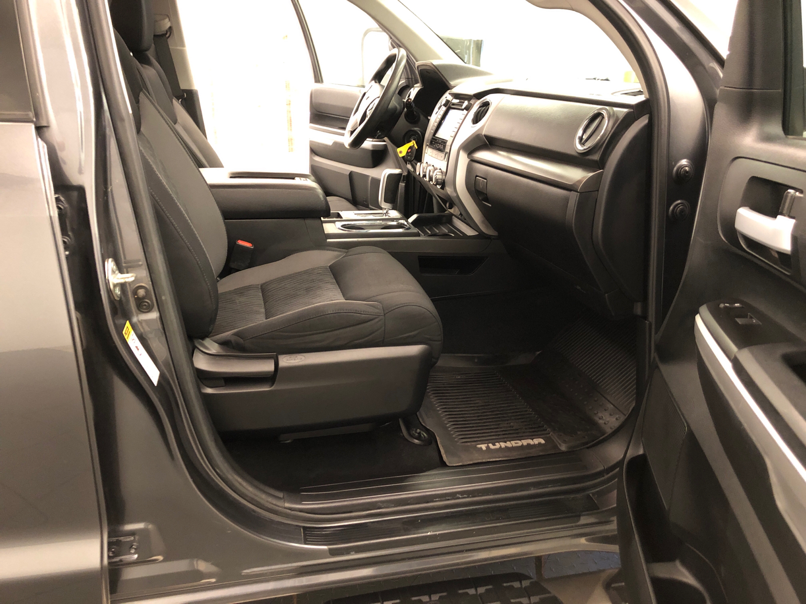 2017 Toyota Tundra SR5 Double Cab 6.5 Bed 5.7L FFV 32