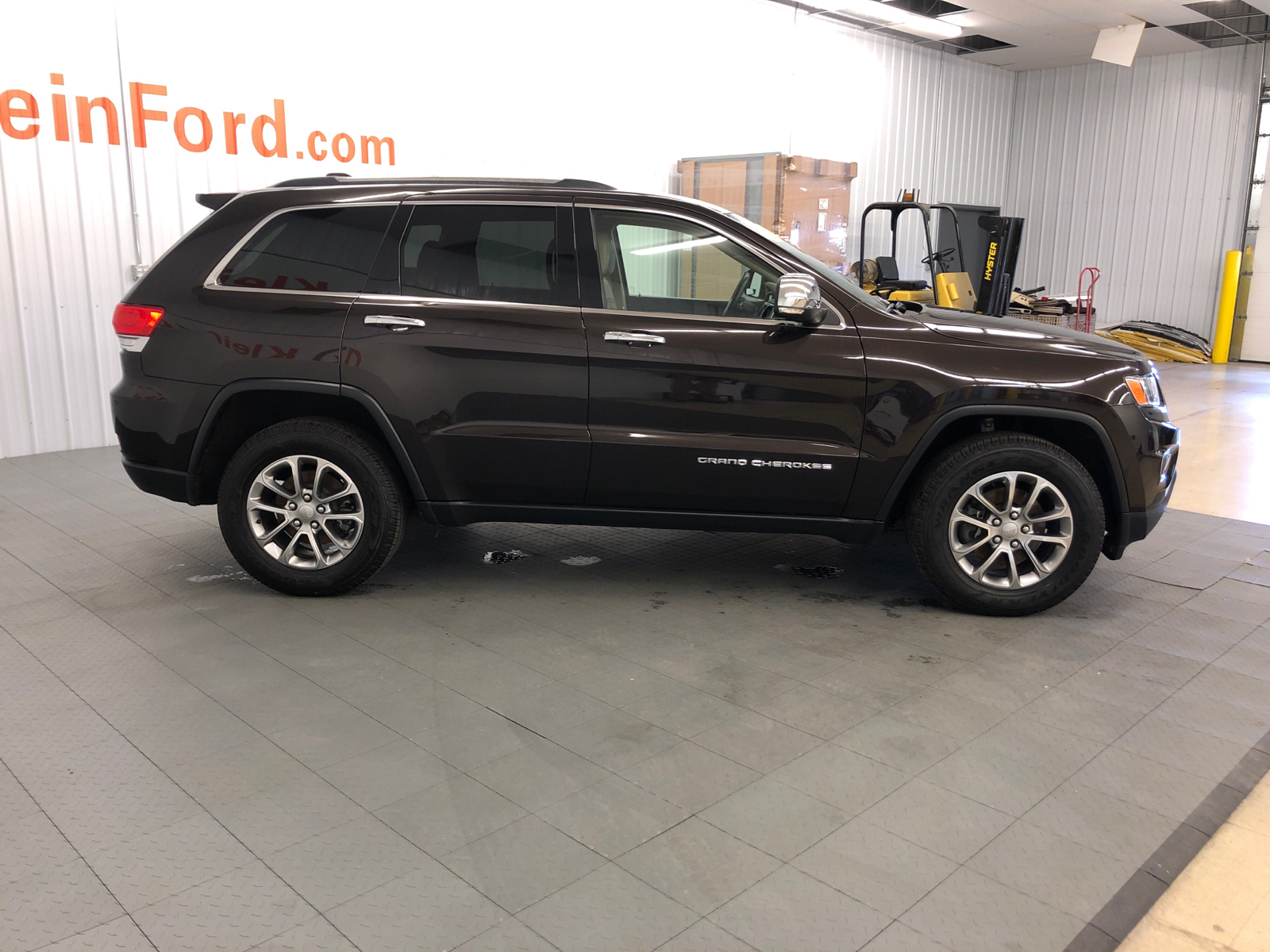 2016 Jeep Grand Cherokee Limited 13