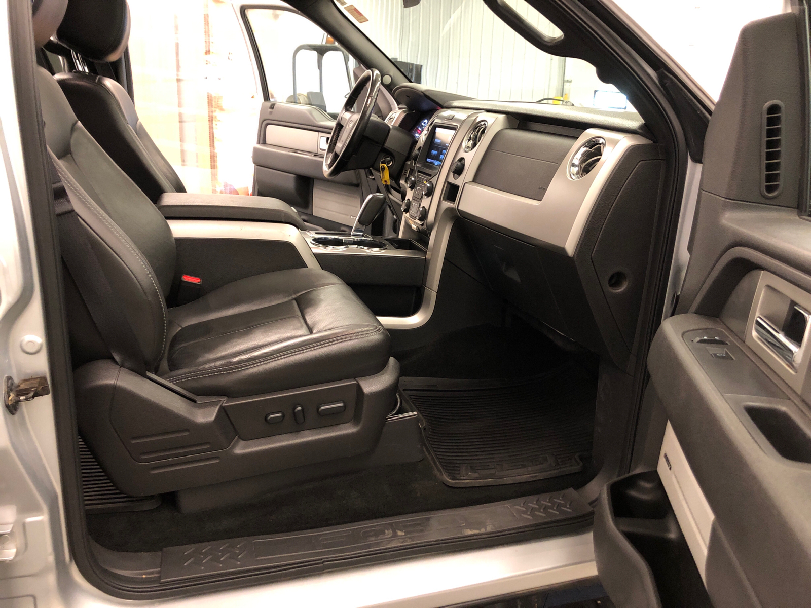 2013 Ford F-150 FX4 4WD SuperCrew 145 38