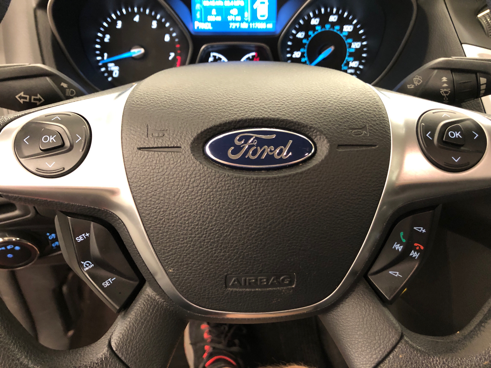 2013 Ford Focus SE 16