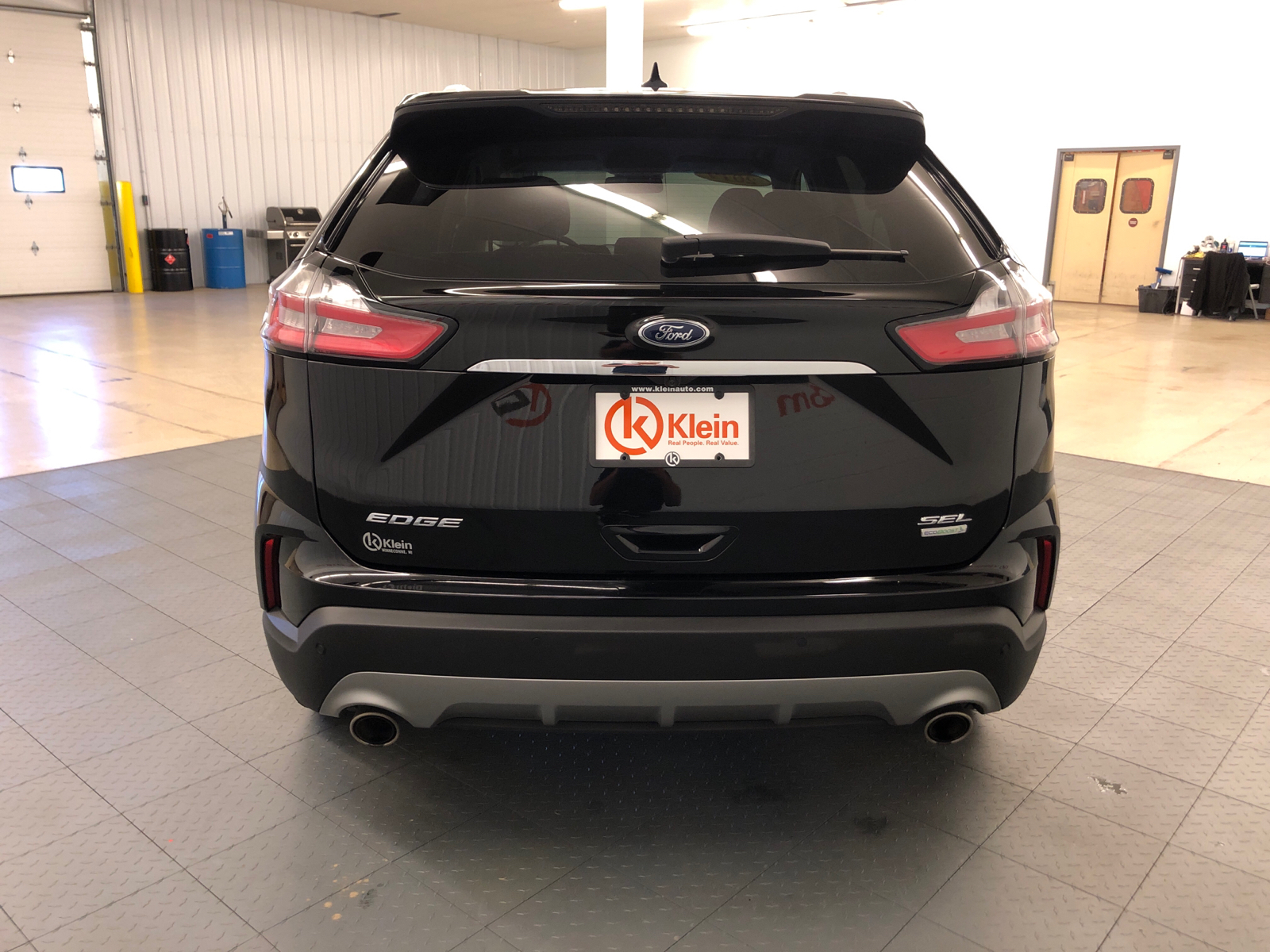 2019 Ford Edge  7