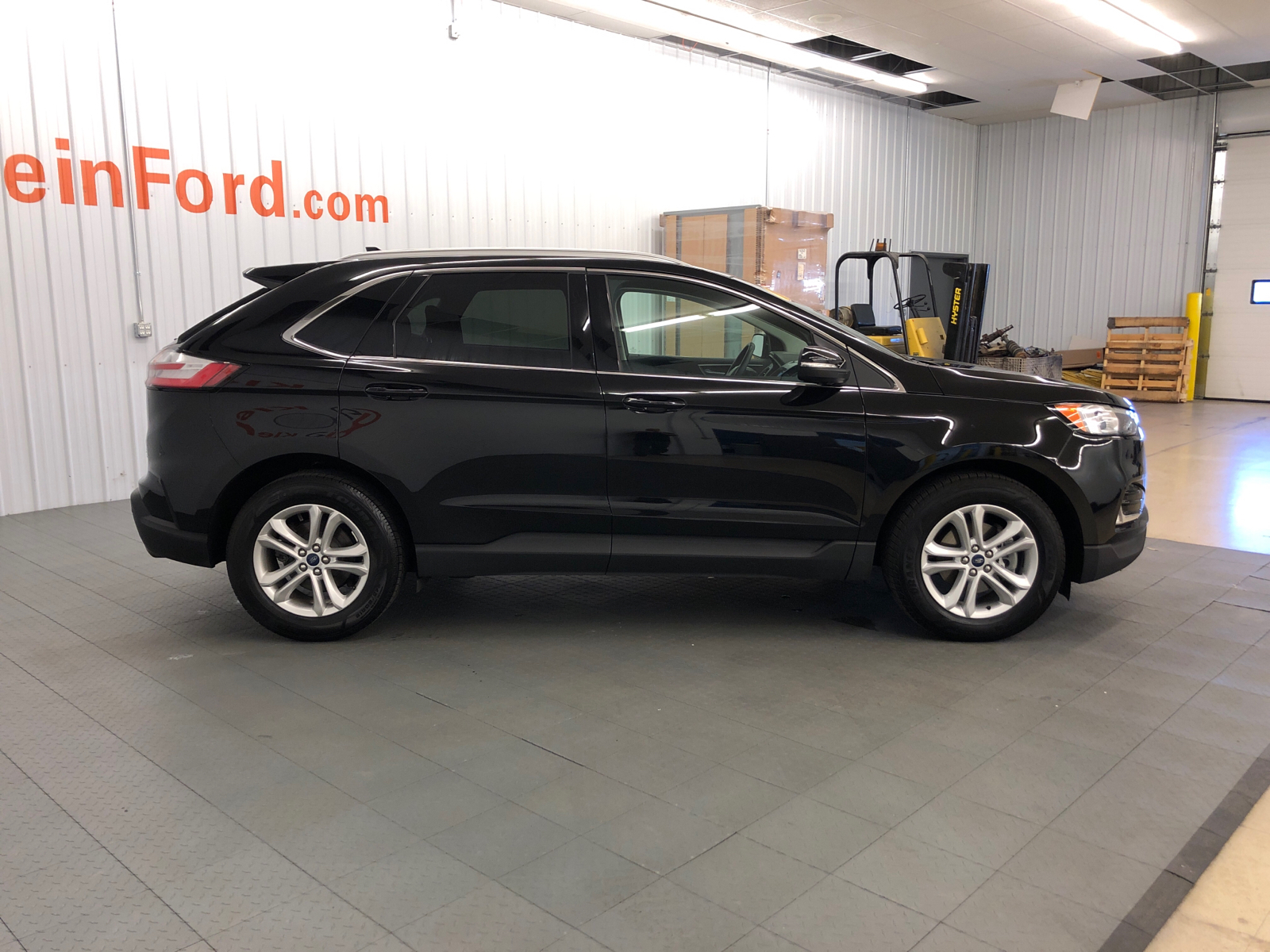 2019 Ford Edge  12