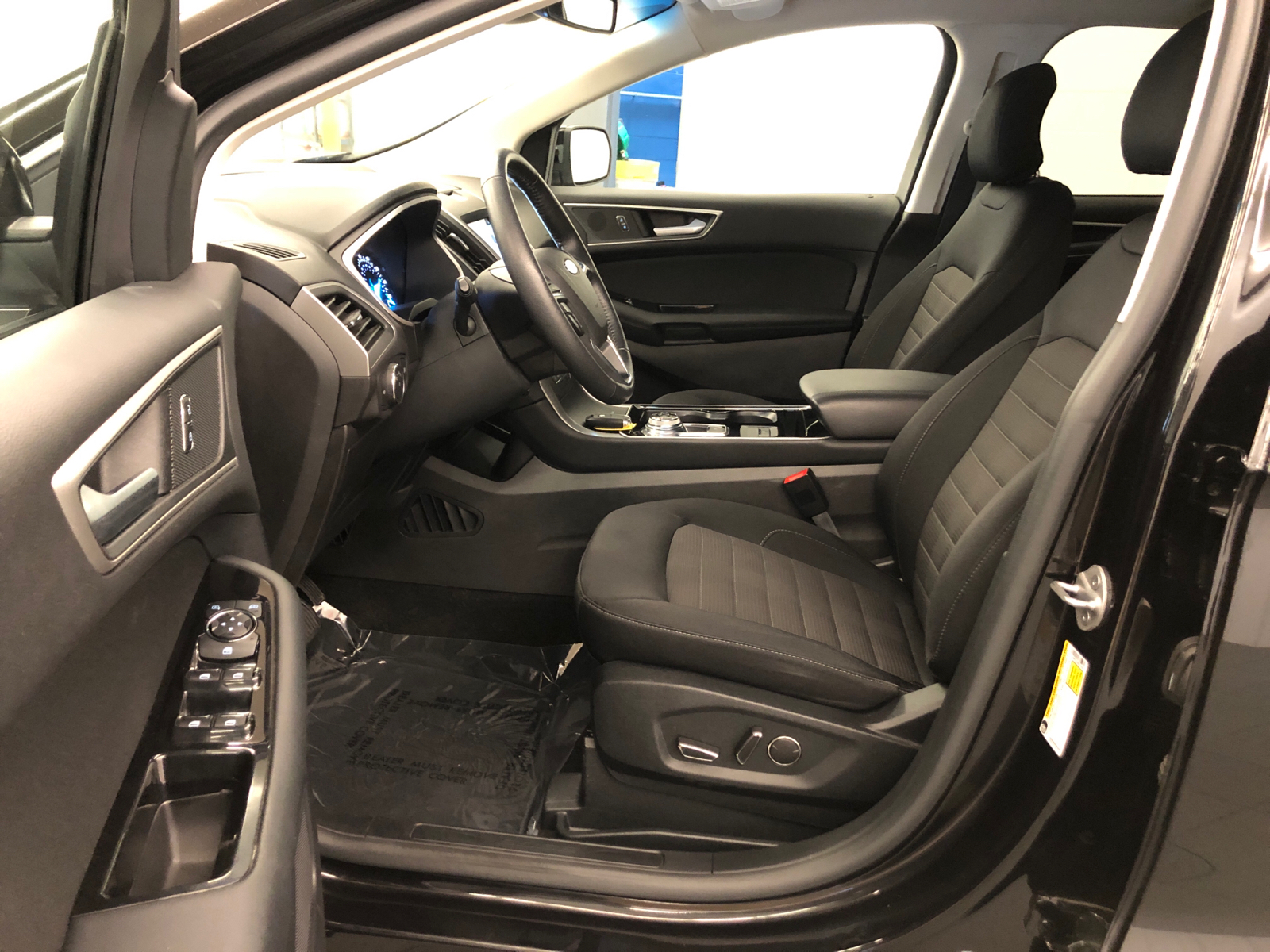 2019 Ford Edge  25