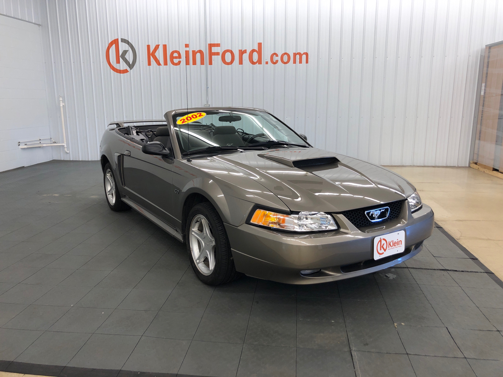 2002 Ford Mustang GT Deluxe 1