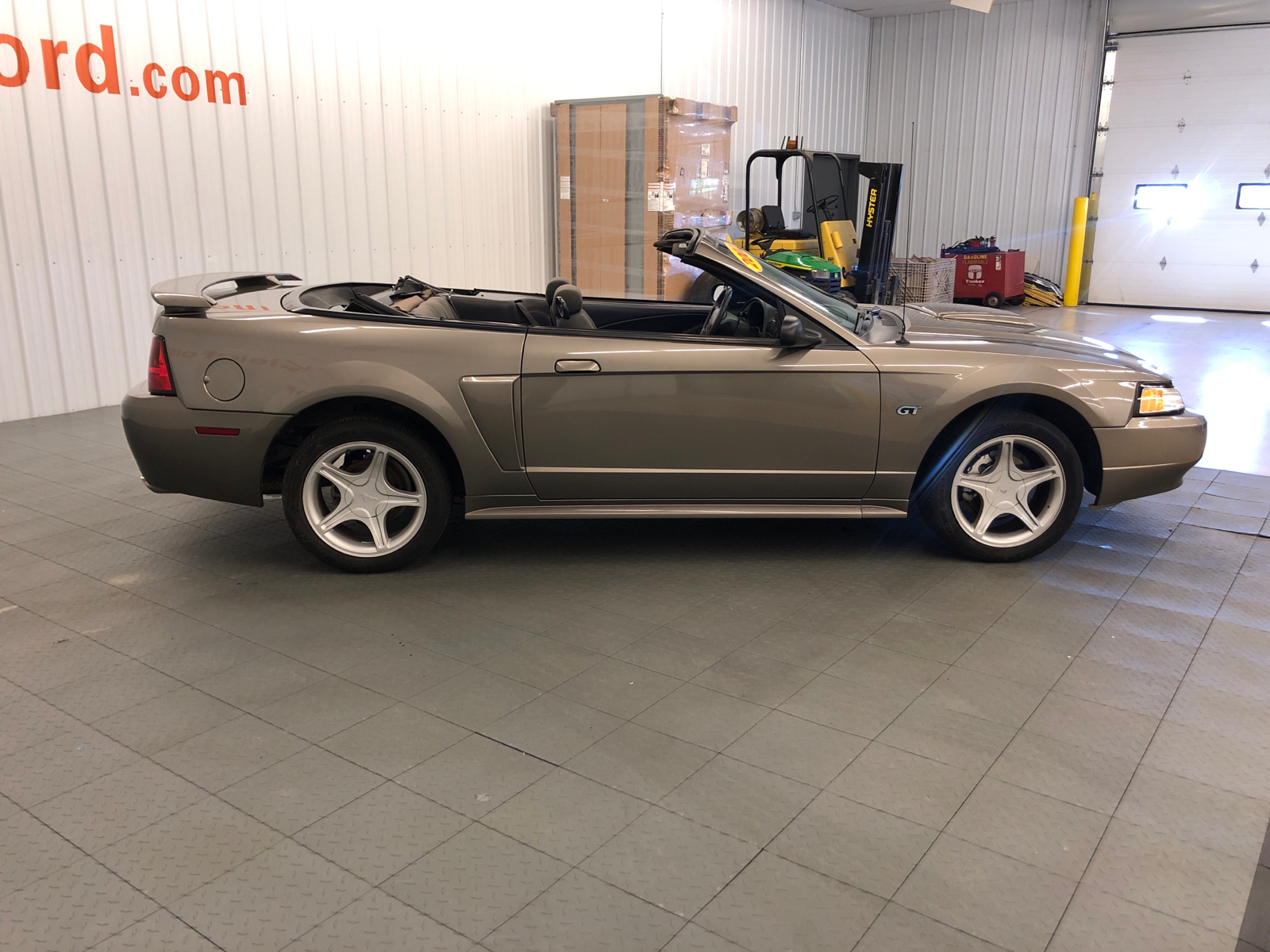 2002 Ford Mustang GT Deluxe 11
