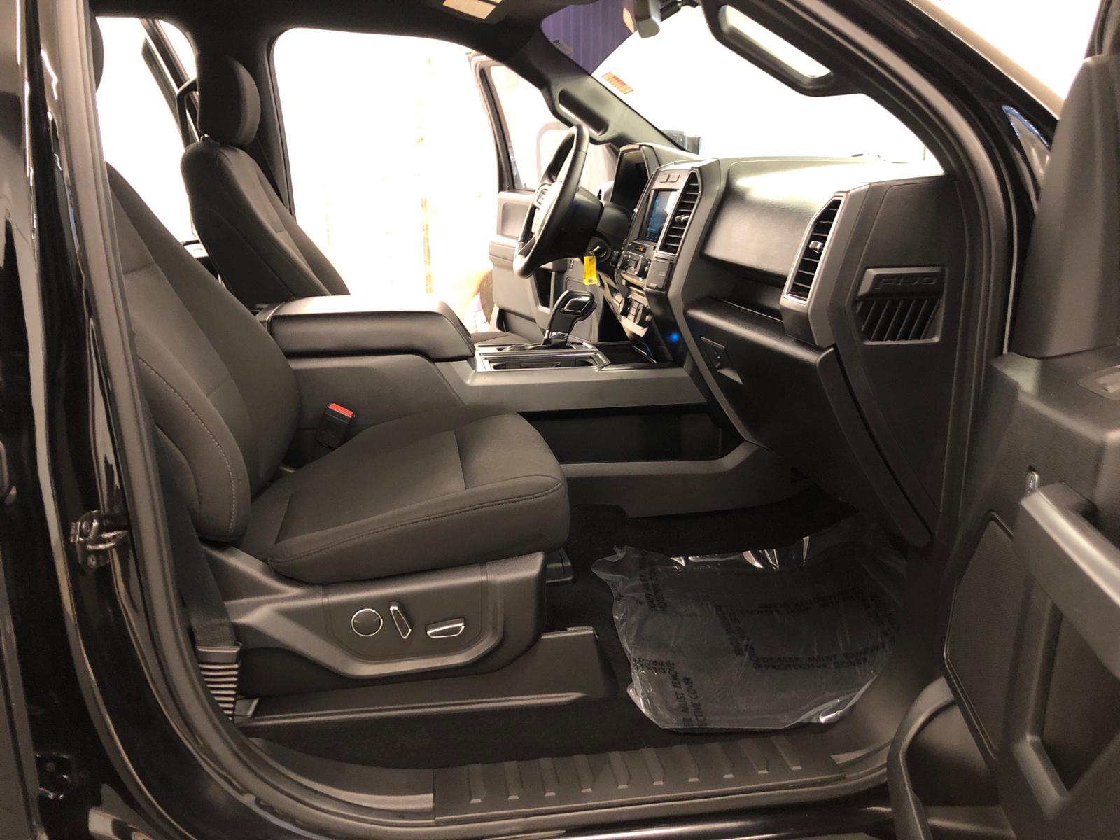 2018 Ford F-150 XLT 4WD SuperCrew 5.5 Box 36
