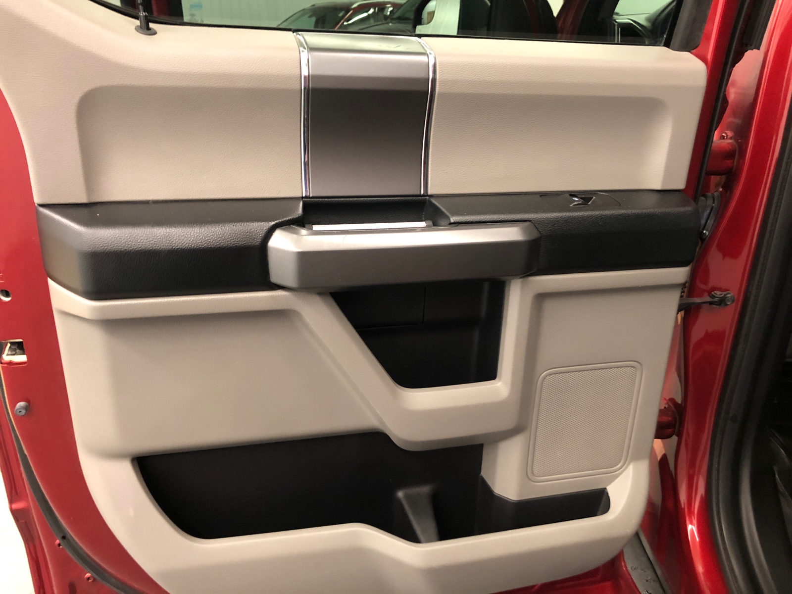 2018 Ford F-150 XLT 4WD SuperCrew 5.5 Box 29