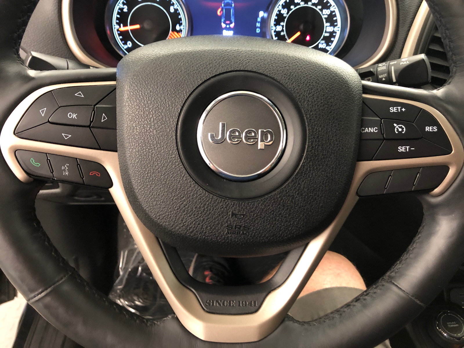 2014 Jeep Cherokee Limited 16
