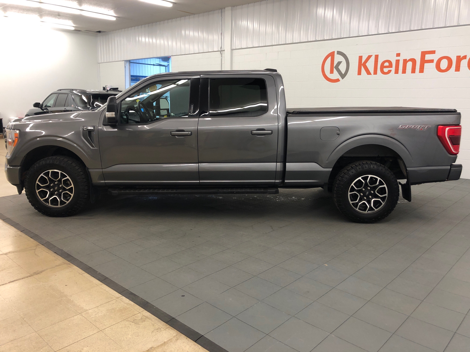 2022 Ford F-150 XLT 4