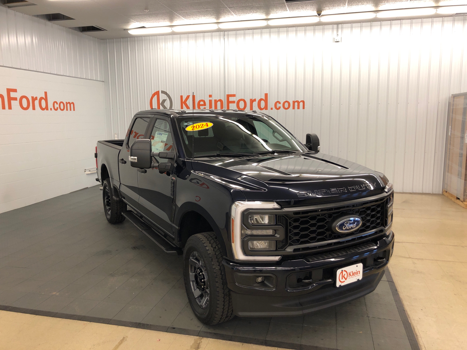 2024 Ford Super Duty F-250 SRW XL 4WD Crew Cab 6.75 Box 1