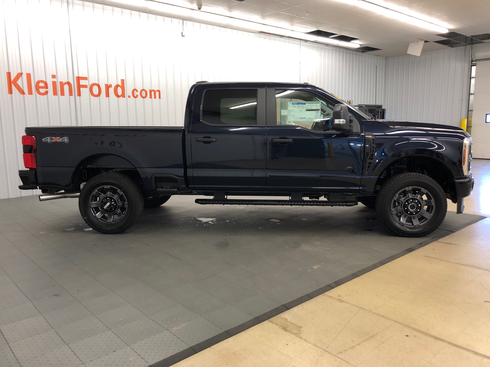 2024 Ford Super Duty F-250 SRW XL 4WD Crew Cab 6.75 Box 12