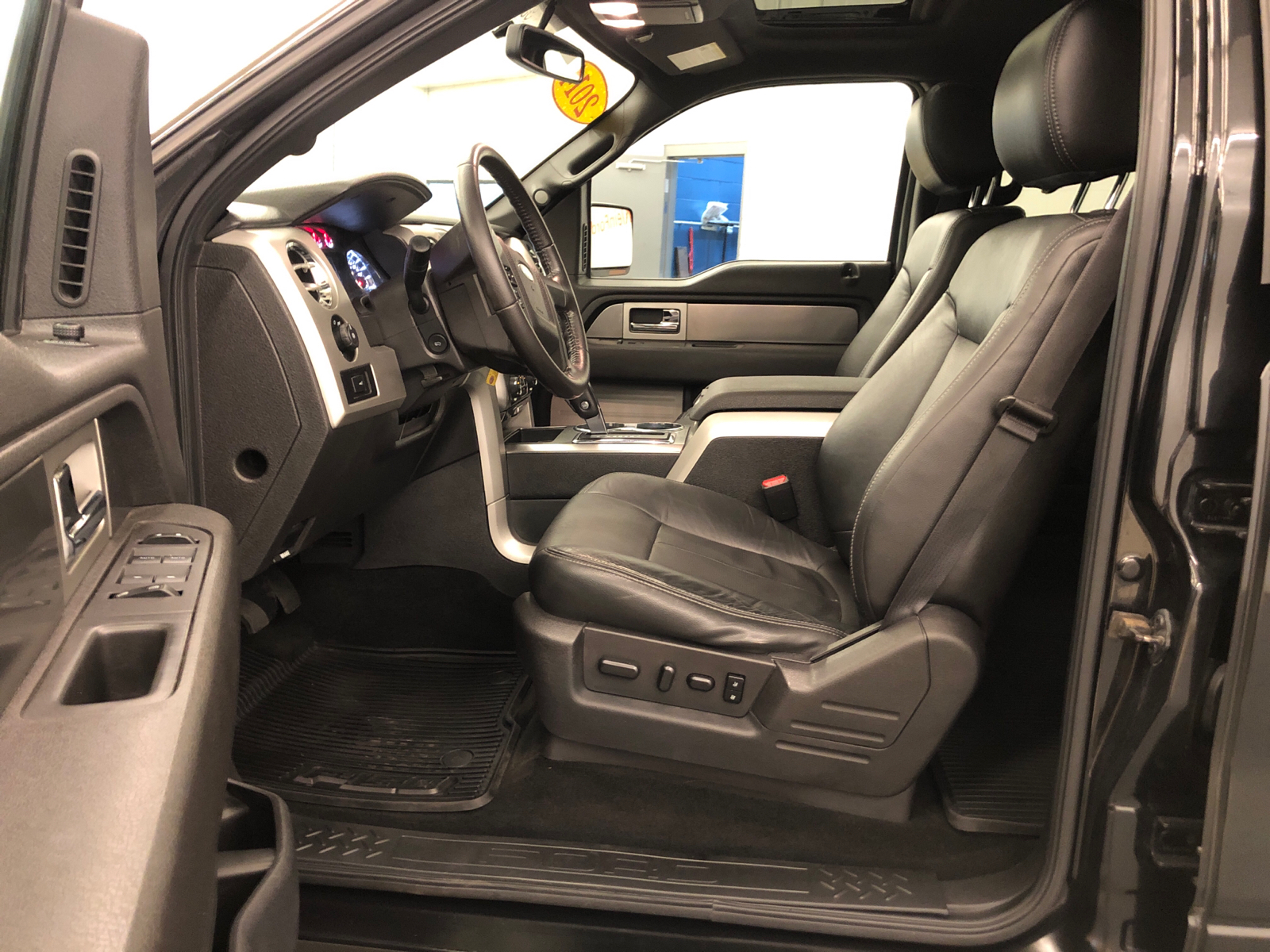 2014 Ford F-150 FX4 4WD SuperCrew 145 29