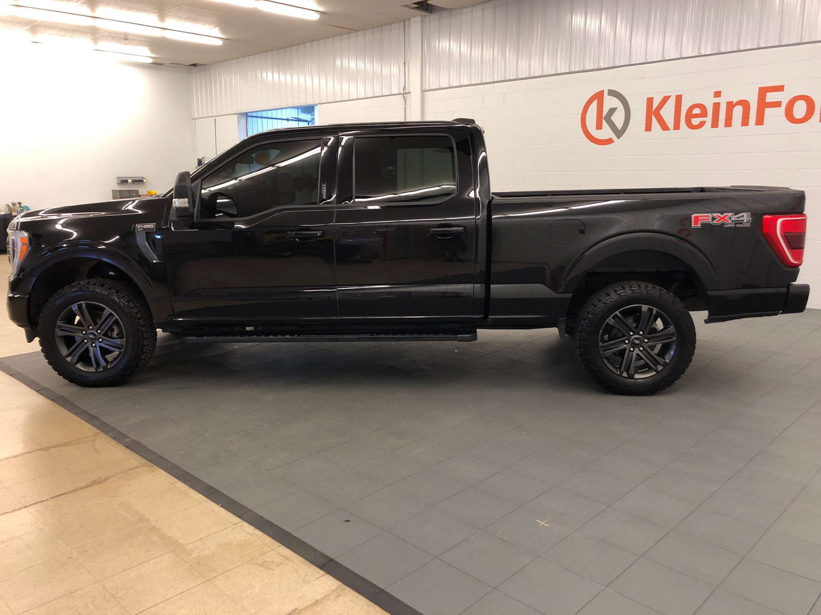 2022 Ford F-150 XLT 4WD SuperCrew 6.5 Box 4