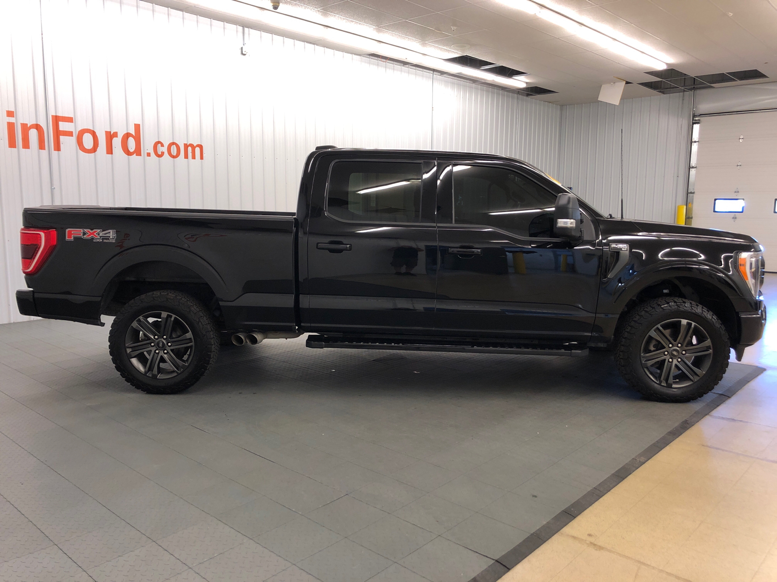 2022 Ford F-150 XLT 4WD SuperCrew 6.5 Box 12