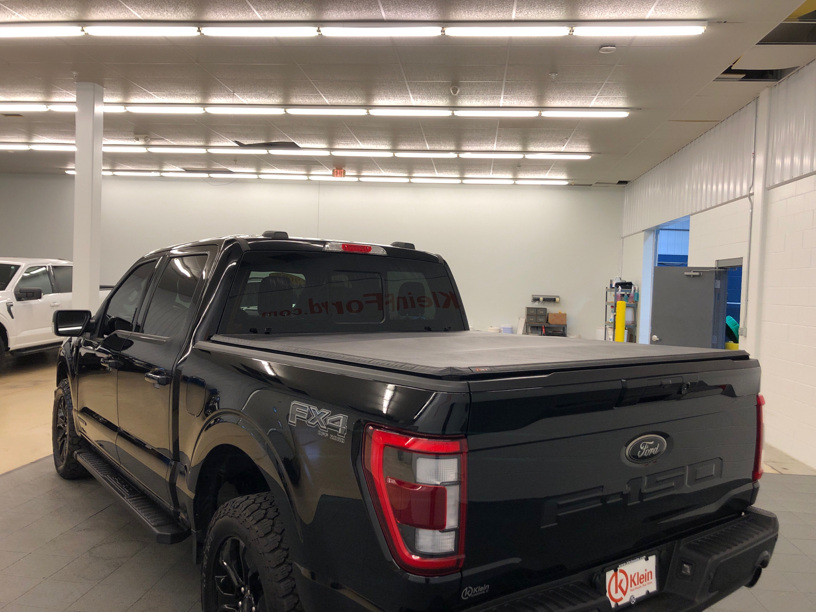 2023 Ford F-150 LARIAT 4WD SuperCrew 5.5 Box 6