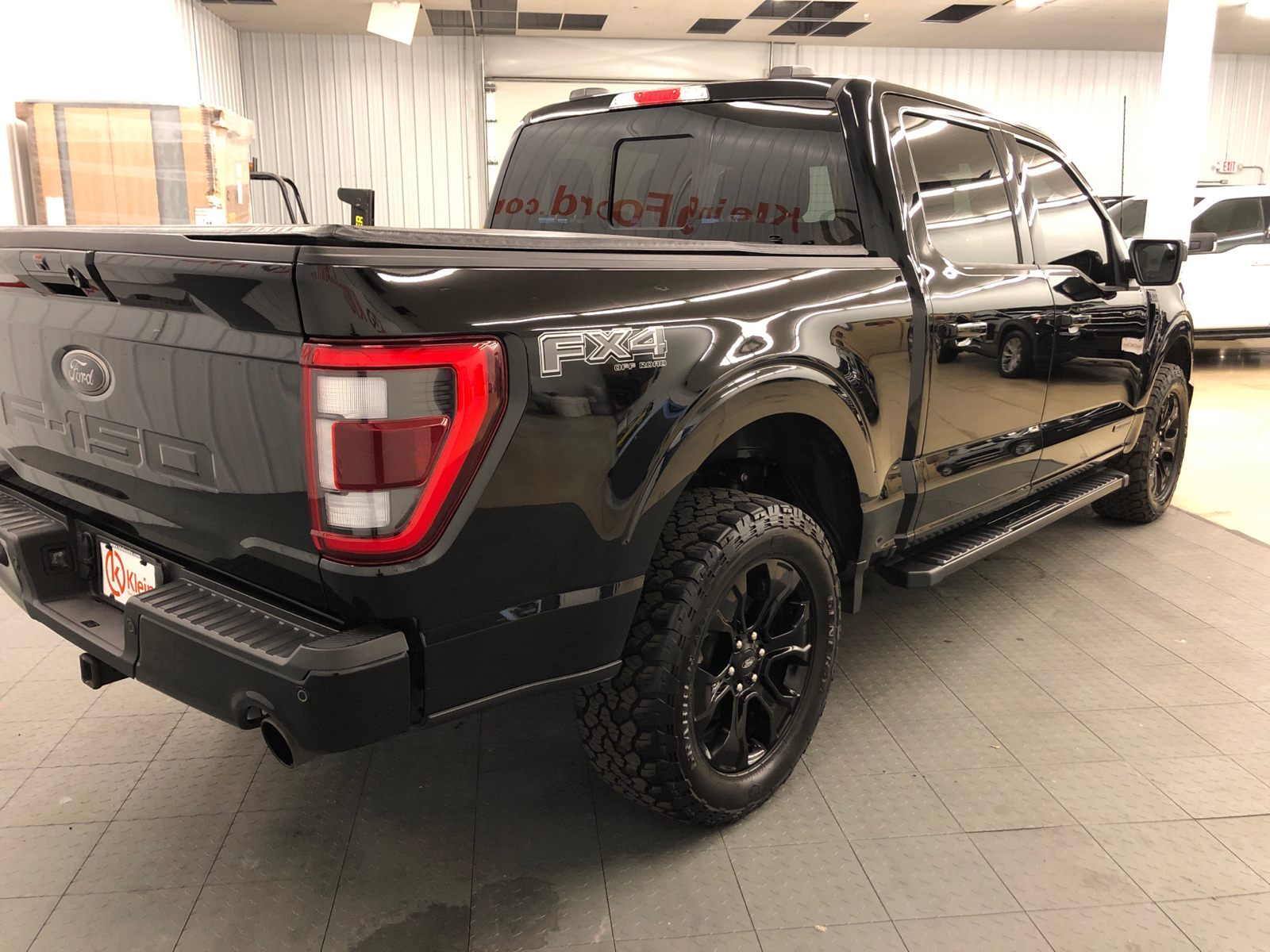 2023 Ford F-150 LARIAT 4WD SuperCrew 5.5 Box 11