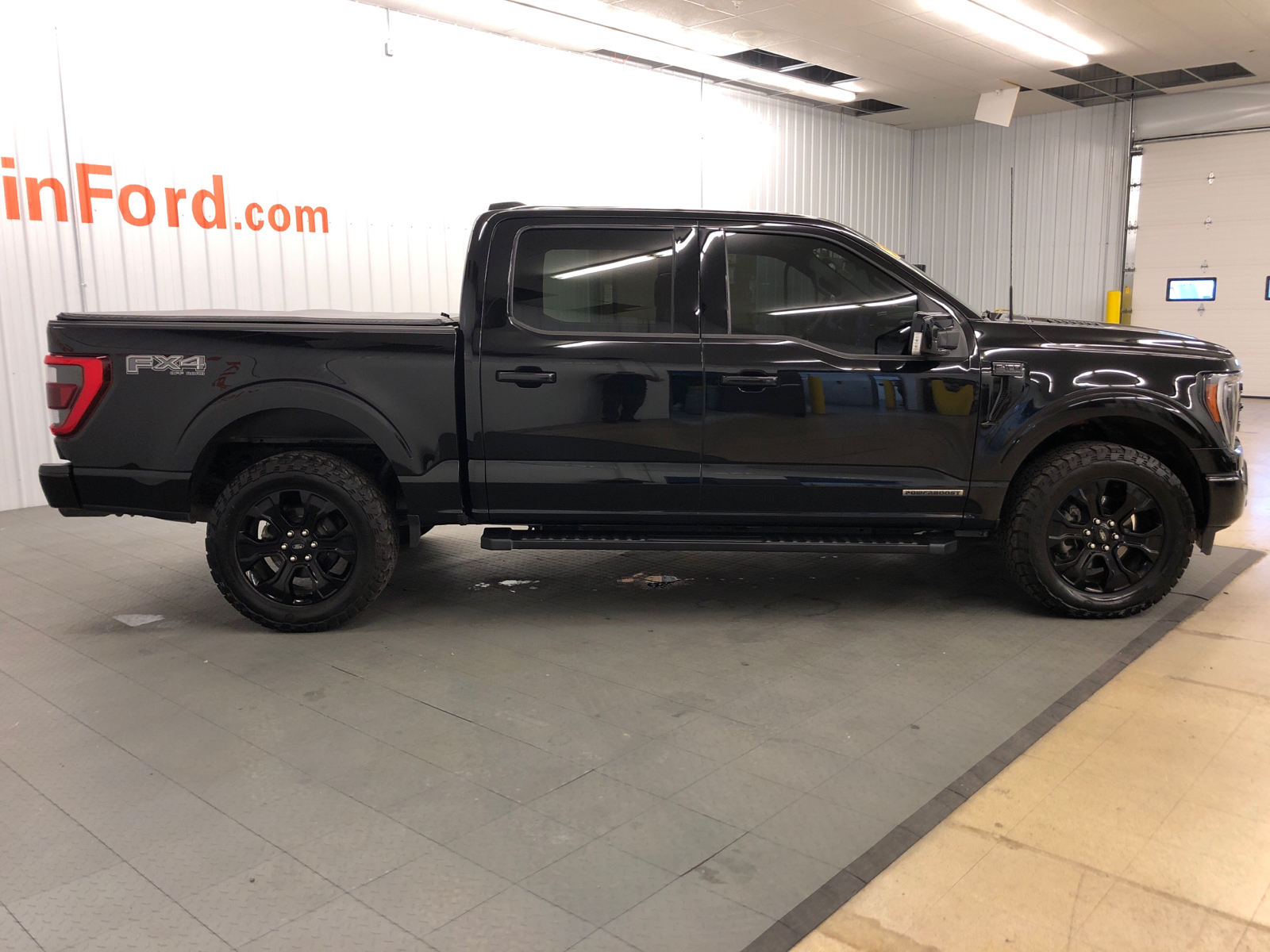 2023 Ford F-150 LARIAT 4WD SuperCrew 5.5 Box 12