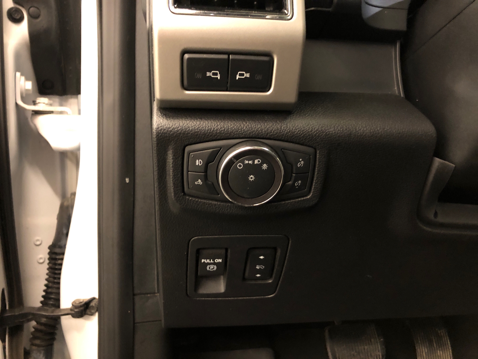 2019 Ford F-150 LARIAT 4WD SuperCrew 5.5 Box 18