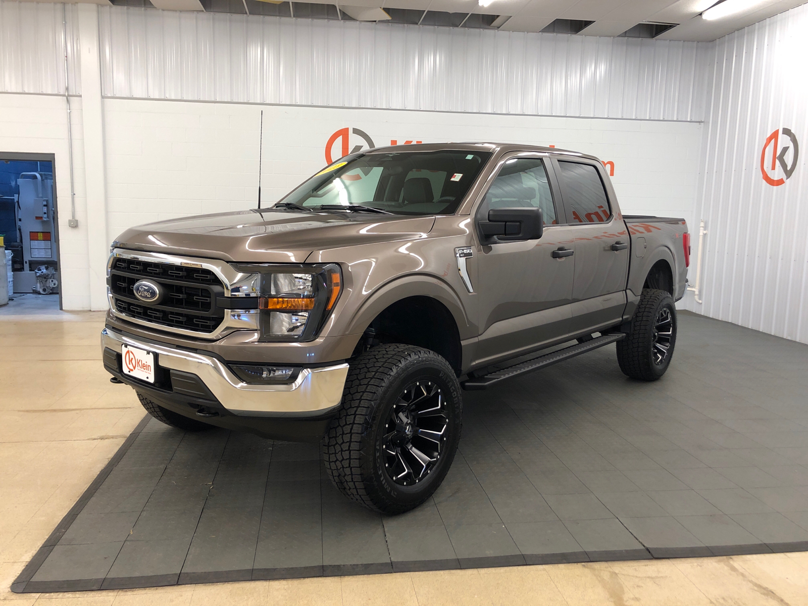 2023 Ford F-150 XLT 4WD SuperCrew 5.5 Box 3