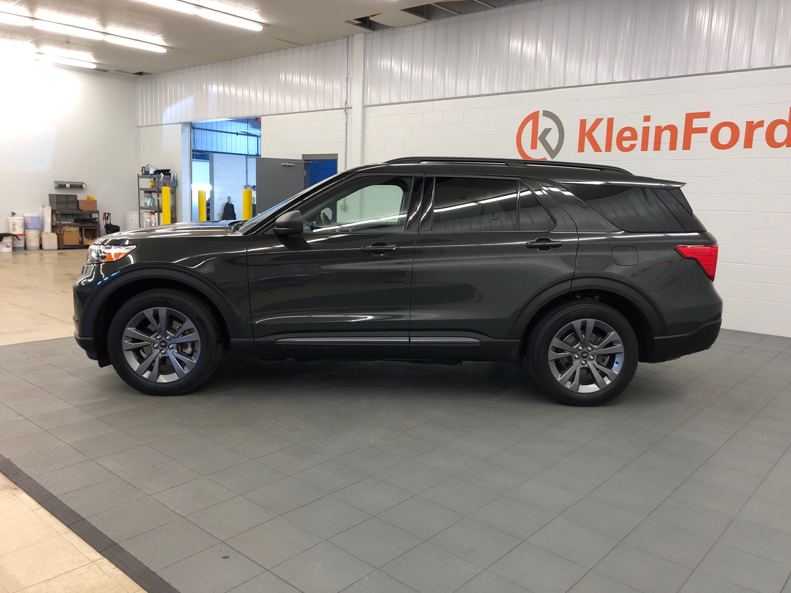 2021 Ford Explorer XLT 4