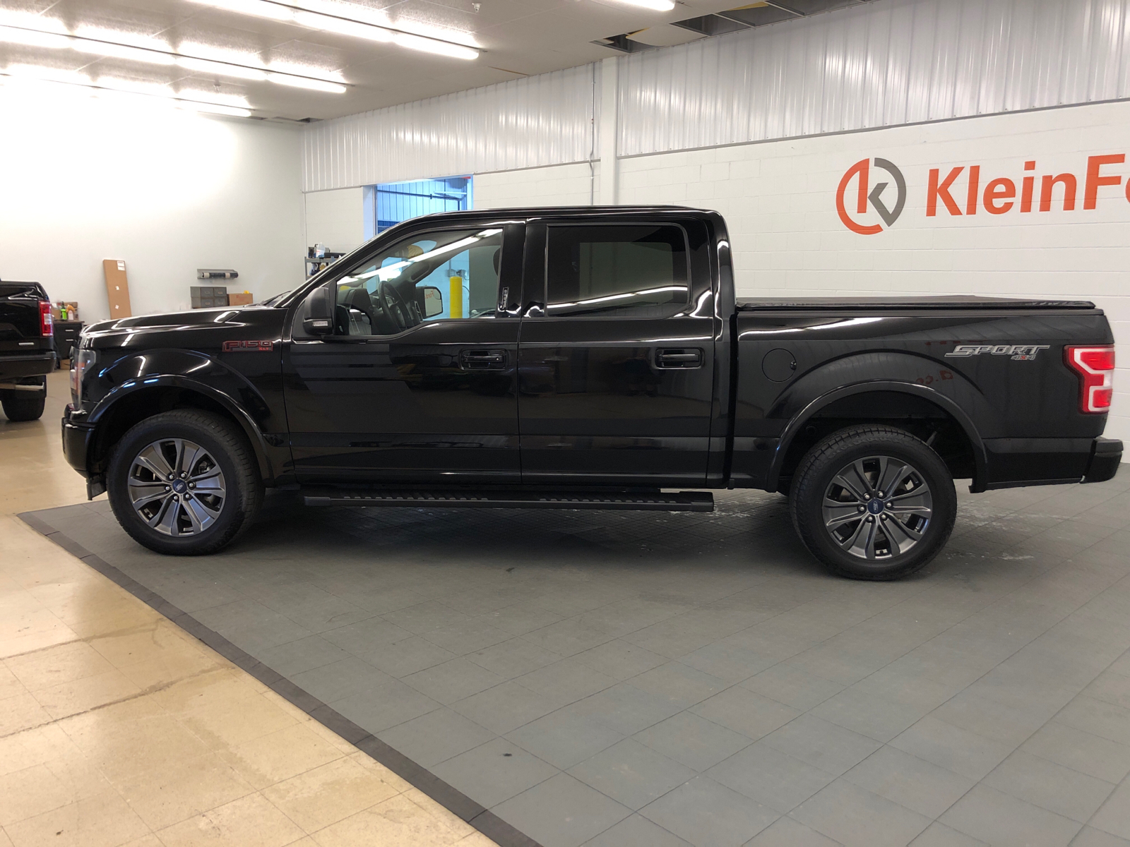 2018 Ford F-150 XLT 4WD SuperCrew 5.5 Box 4