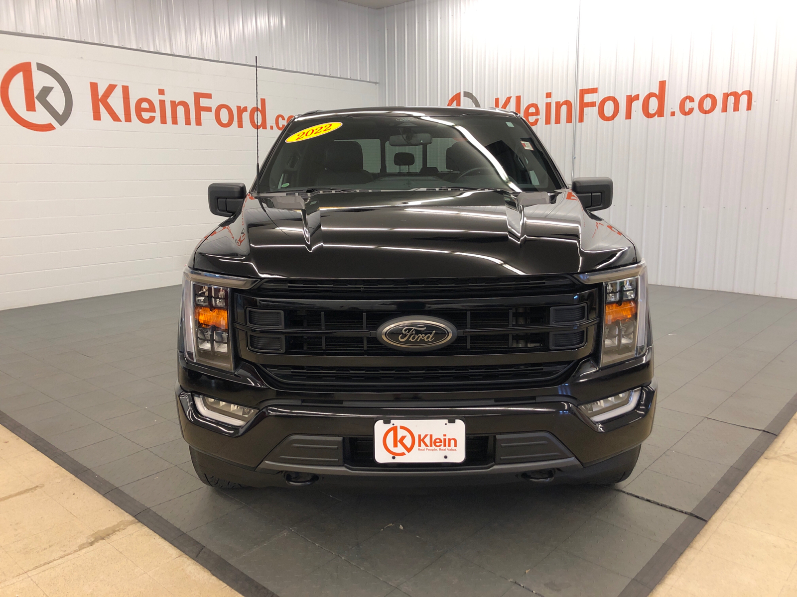 2022 Ford F-150 XLT 4WD SuperCrew 5.5 Box 2