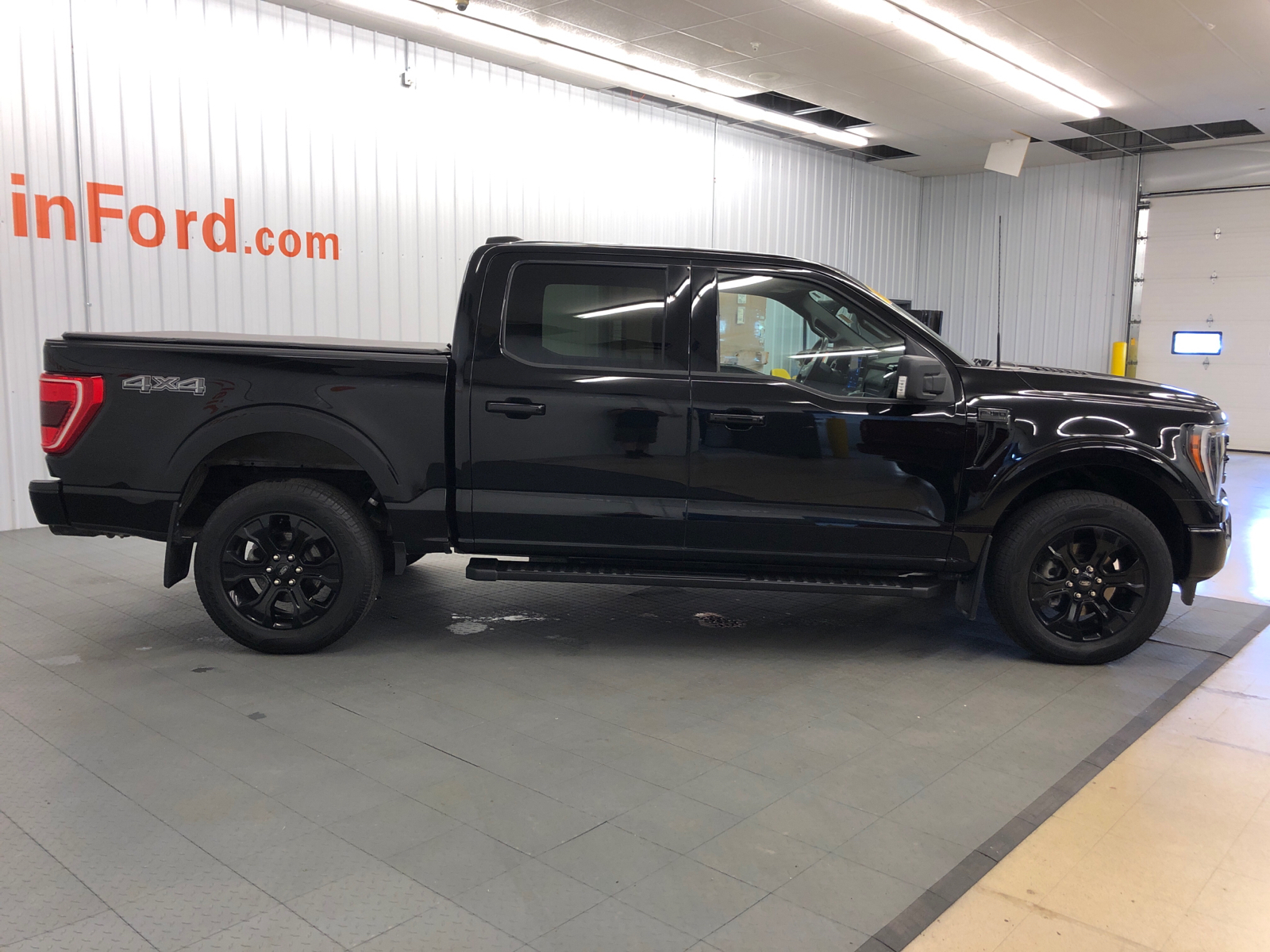 2022 Ford F-150 XLT 4WD SuperCrew 5.5 Box 13