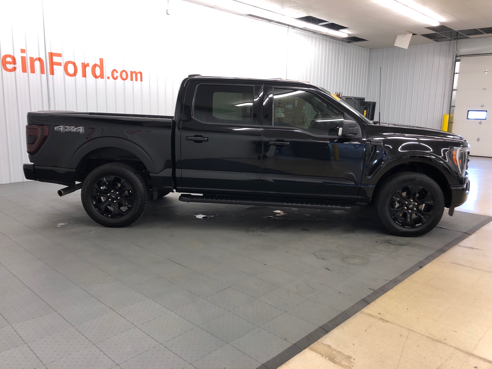 2022 Ford F-150 XLT 4WD SuperCrew 5.5 Box 12