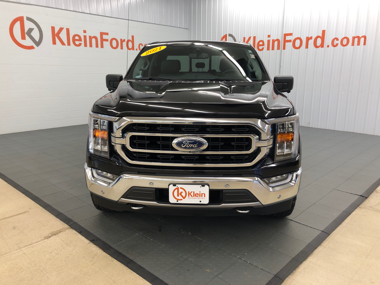 2021 Ford F-150 XLT 4WD SuperCrew 5.5 Box 2