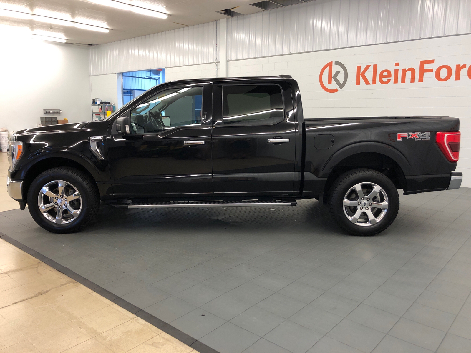 2021 Ford F-150 XLT 4WD SuperCrew 5.5 Box 4