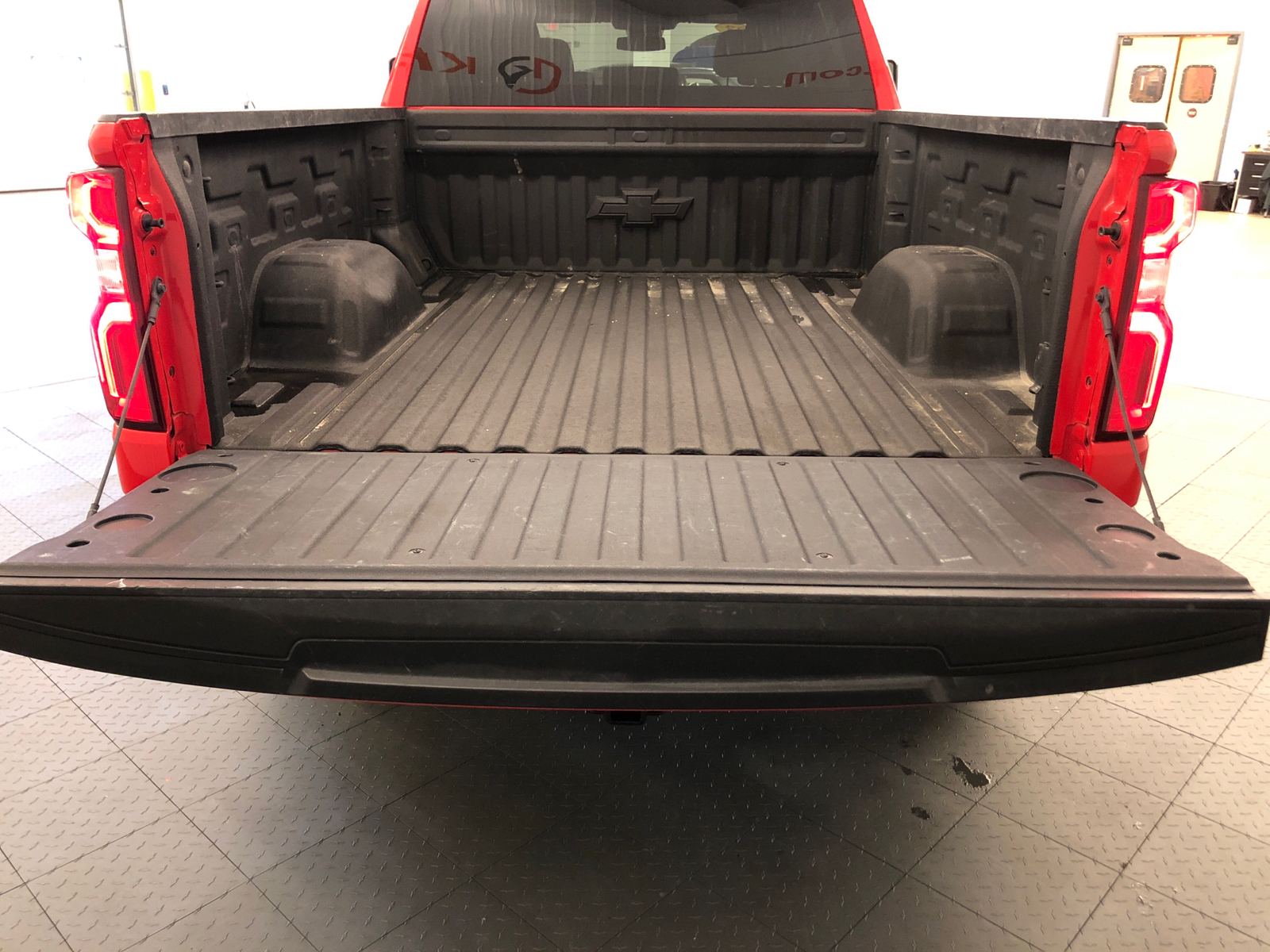 2023 Chevrolet Silverado 1500 RST 4WD Crew Cab 147 8