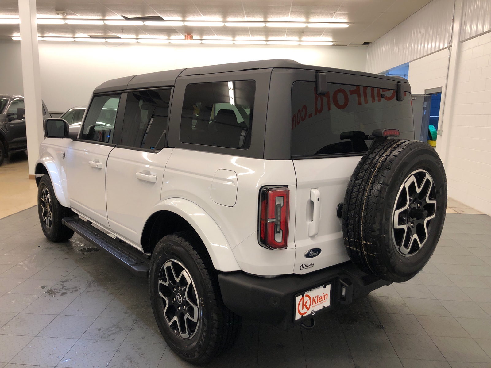 2024 Ford Bronco Outer Banks 6